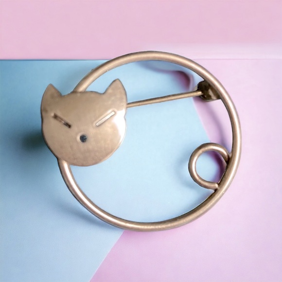 Cat Pin - Picture 4 of 5
